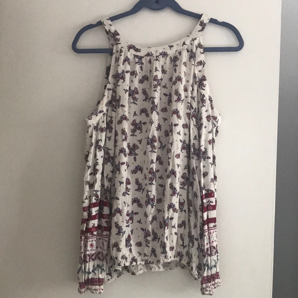 Open shoulder long sleeve floral top